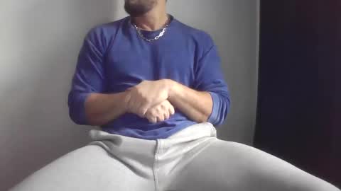 Snapshot of studdotcom chatting on December 2025 09:03:02 AM Ero online show from December 2025 09:03:02 AM