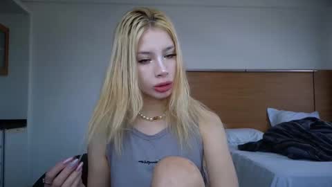 Snapshot of stuirt chatting on March 2026 01:27:02 PM Sofa online show from March 2026 01:27:02 PM