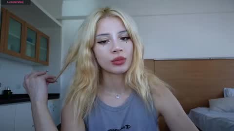 Snapshot of stuirt chatting on March 2026 06:13:01 PM Sofa online show from March 2026 06:13:01 PM