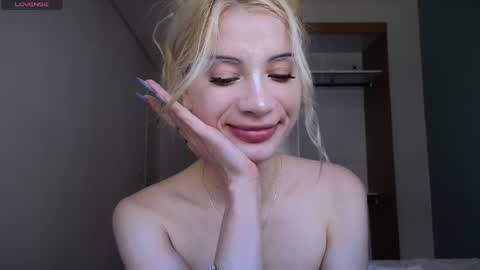 Snapshot of stuirt chatting on March 2026 05:24:01 PM Sofa online show from March 2026 05:24:01 PM