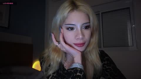 Snapshot of stuirt chatting on April 2026 09:34:03 PM Sofa online show from April 2026 09:34:03 PM