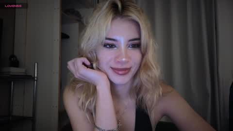 Snapshot of stuirt chatting on April 2026 08:57:01 PM Sofa online show from April 2026 08:57:01 PM