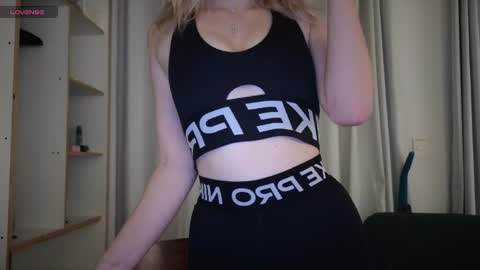 Snapshot of stuirt chatting on April 2026 09:31:01 PM Sofa online show from April 2026 09:31:01 PM