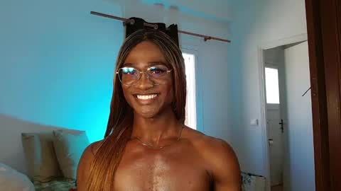 Snapshot of suannyklatten_ chatting on February 2025 02:24:01 PM Suanny Klatten It is my account independent online show from February 2025 02:24:01 PM