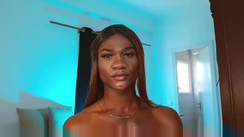 Snapshot of suannyklatten_ chatting on February 2025 12:27:01 PM Suanny Klatten It is my account independent online show from February 2025 12:27:01 PM