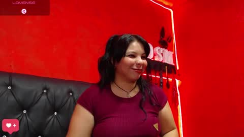 Snapshot of submissive__atina chatting on December 2024 12:04:01 AM Nicky online show from December 2024 12:04:01 AM