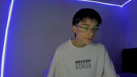 Snapshot of submissive_boyy_ chatting on February 2025 05:21:02 PM nico online show from February 2025 05:21:02 PM