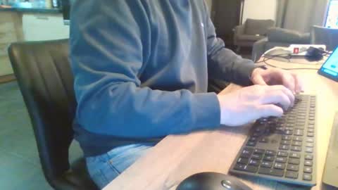 submissivguy online show from November 2025 09:21:02 PM