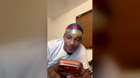 Snapshot of succafreeswag chatting on April 2026 04:12:01 AM succafreeswag online show from April 2026 04:12:01 AM