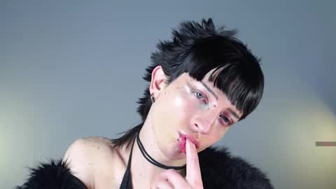 Angel  online show from November 2025 11:13:02 AM