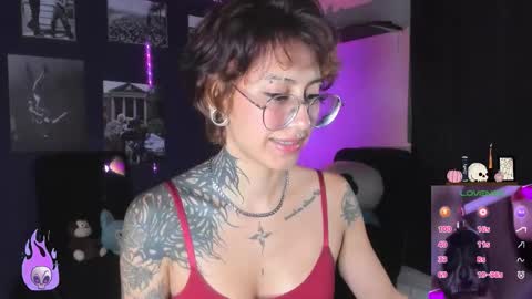 Snapshot of succubus_girl_ chatting on February 2026 01:01:02 AM Alexy online show from February 2026 01:01:02 AM