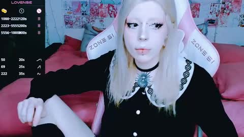 Snapshot of succubus_leslie chatting on April 2026 06:14:01 AM succubus_leslie online show from April 2026 06:14:01 AM