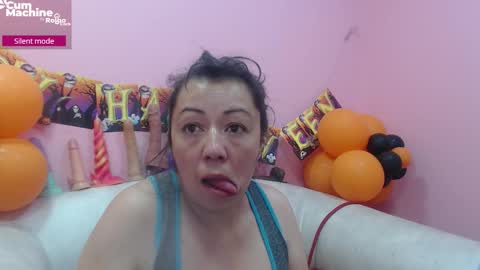 Snapshot of sucker_drool chatting on October 2025 12:18:02 PM Sucky online show from October 2025 12:18:02 PM