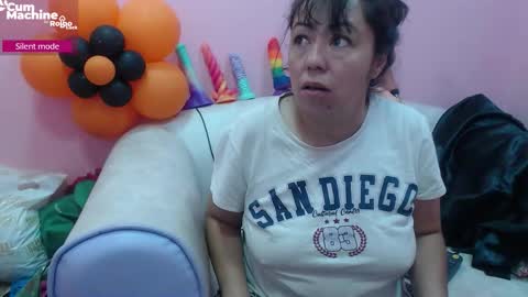 Snapshot of sucker_drool chatting on November 2025 12:47:01 PM Sucky online show from November 2025 12:47:01 PM