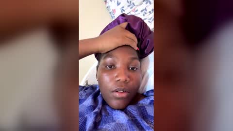 Snapshot of sucker_queen chatting on January 2026 07:23:01 AM Beverly online show from January 2026 07:23:01 AM