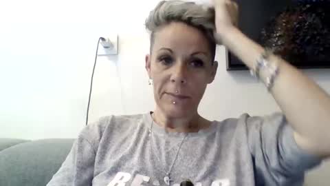 Snapshot of sucrette5629 chatting on April 2026 07:47:02 AM sucrette5629 online show from April 2026 07:47:02 AM