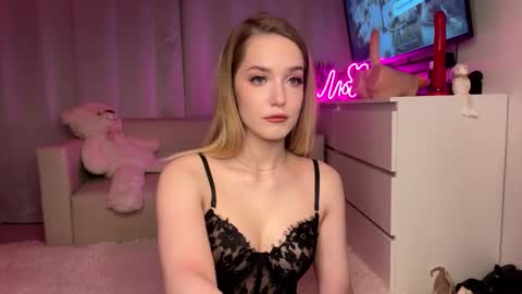 Snapshot of sue_star chatting on May 2026 08:47:02 PM Emmy online show from May 2026 08:47:02 PM