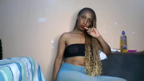 Snapshot of sugar_lace chatting on April 2026 06:14:02 AM sugar online show from April 2026 06:14:02 AM