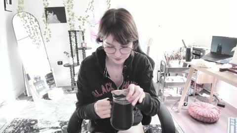 Snapshot of sugarmiette chatting on May 2026 11:11:01 PM Ella online show from May 2026 11:11:01 PM