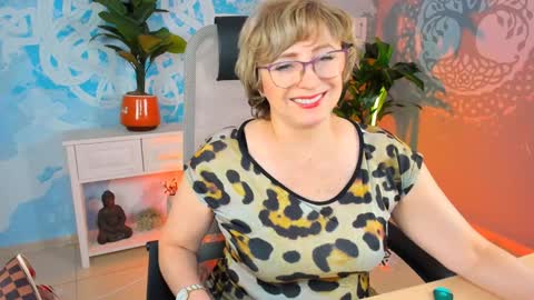 Vivien online show from December 2024 09:20:02 AM