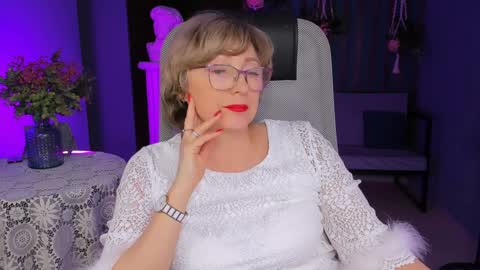 Vivien online show from January 2025 07:08:01 PM