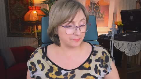 Vivien online show from February 2025 03:09:02 PM