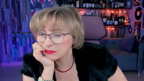 Vivien online show from September 2025 01:45:01 PM