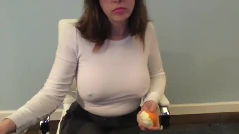 Mia online show from December 2024 02:30:02 AM