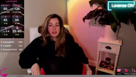 Mia online show from October 2025 01:05:02 AM