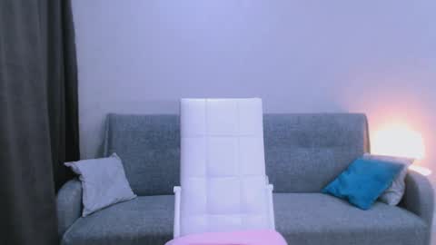 Christina online show from October 2025 03:45:01 PM