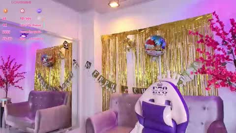 summer_miller online show from December 2025 11:40:02 AM