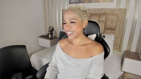 Summer online show from December 2025 10:46:02 AM