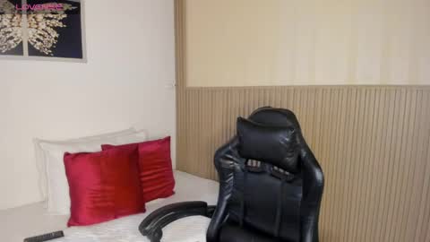 Snapshot of summer_night_ chatting on May 2026 12:04:02 PM Summer online show from May 2026 12:04:02 PM