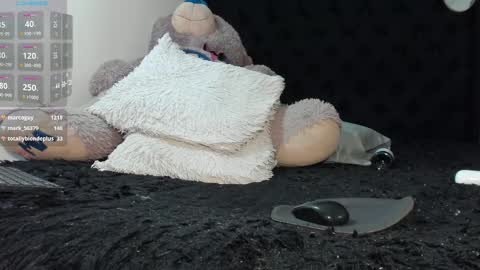 Snapshot of summer_romance chatting on February 2025 06:40:01 AM Andres-tattoos Derek Hairy online show from February 2025 06:40:01 AM