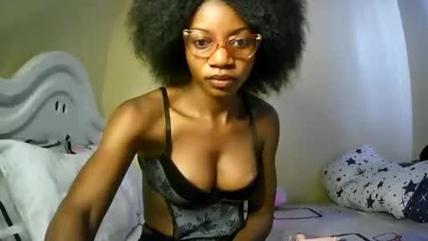 Snapshot of summerbuddy chatting on February 2025 05:01:01 AM summerbuddy online show from February 2025 05:01:01 AM