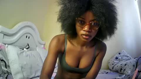 Snapshot of summerbuddy chatting on February 2025 12:15:02 PM summerbuddy online show from February 2025 12:15:02 PM