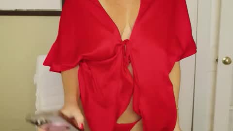 Snapshot of summerishotter chatting on March 2026 06:35:01 PM Amber online show from March 2026 06:35:01 PM