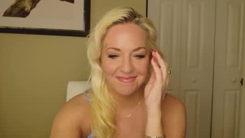 Snapshot of summerishotter chatting on March 2026 12:26:01 AM Amber online show from March 2026 12:26:01 AM