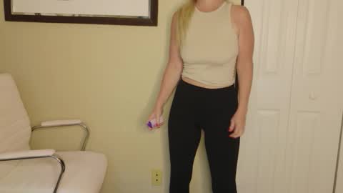 Snapshot of summerishotter chatting on April 2026 06:42:01 PM Amber online show from April 2026 06:42:01 PM