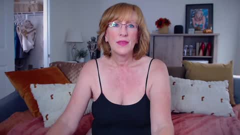 Snapshot of summerknightzzz chatting on September 2025 01:04:01 PM SummerKnightzzz online show from September 2025 01:04:01 PM
