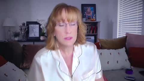 SummerKnightzzz online show from November 2025 01:17:02 PM