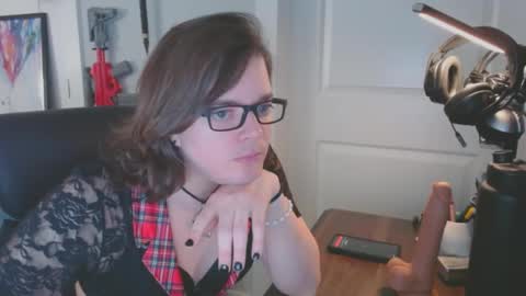 Snapshot of summerthesmall chatting on February 2025 04:14:01 PM Summer The Small online show from February 2025 04:14:01 PM
