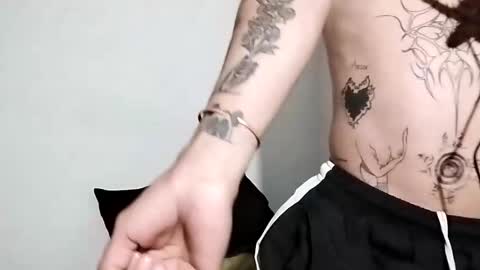 sun_apolo online show from November 2025 11:47:02 PM