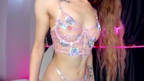 Snapshot of sunbeam181 chatting on October 2025 07:18:02 AM Elen online show from October 2025 07:18:02 AM