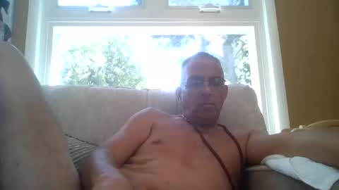 sundawg420 online show from August 2026 06:54:02 PM