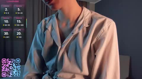 Snapshot of sunnivagaillard chatting on March 2026 01:14:01 AM Kiki online show from March 2026 01:14:01 AM