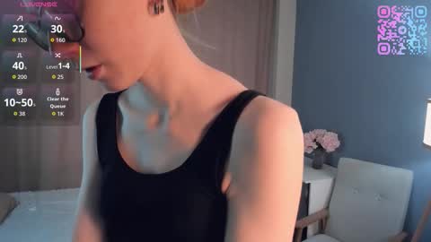 Snapshot of sunnivagaillard chatting on March 2026 01:21:01 AM Kiki online show from March 2026 01:21:01 AM