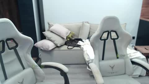 Snapshot of sunny1girl chatting on October 2025 07:16:01 AM Alice and Sergey online show from October 2025 07:16:01 AM