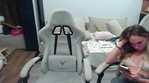 Snapshot of sunny1girl chatting on October 2025 07:21:02 PM Alice and Sergey online show from October 2025 07:21:02 PM