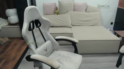 Snapshot of sunny1girl chatting on November 2025 02:11:01 PM Alice and Sergey online show from November 2025 02:11:01 PM